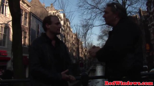 Превью Мужик жарко отымел телочку, которую видел в первые в жизни № 13691