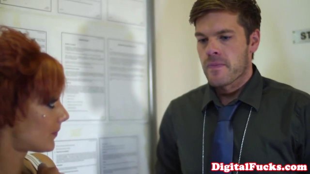 Превью Мужик жарко отымел в киску рыжеволосую девицу с упругой грудью № 14237