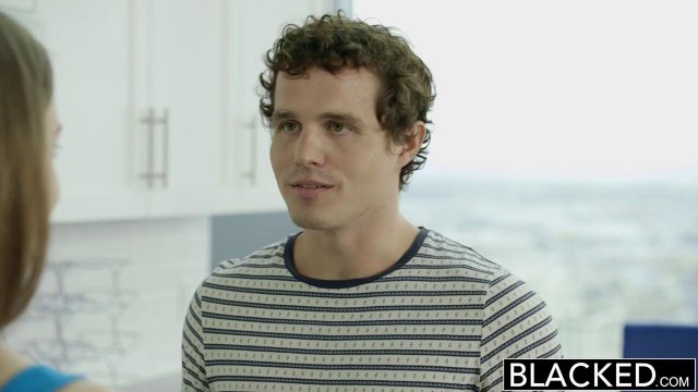 Превью Девушка изменяет парню с темнокожим самцом, у которого большой член № 14413