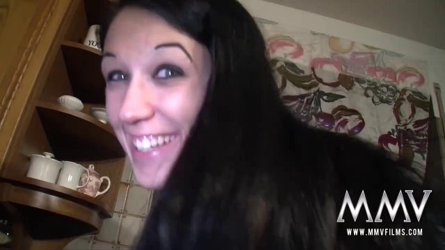 Превью Парень лижет киску зрелой бабы, пока его девушка наблюдает со стороны № 15028