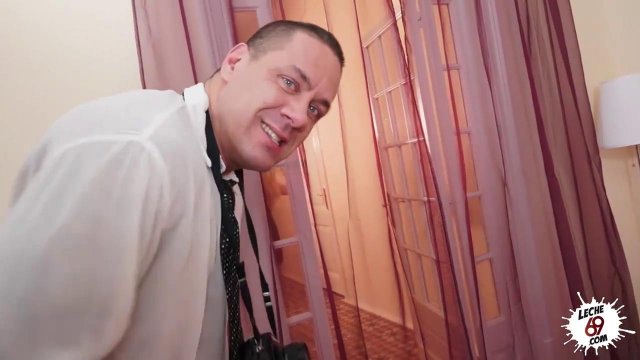 Превью Брутальный фотограф прокатил на члене модель и довел до экстаза № 16225