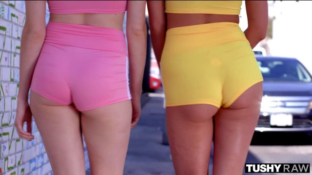 Превью Парень побаловал двух лесбиянок жарким проникновением в жмж сексе № 35549