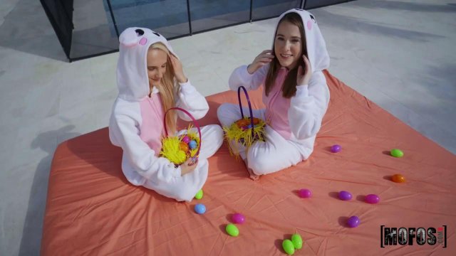 Превью Две зайки любят заниматься жмж сексом на свежем воздухе № 35553