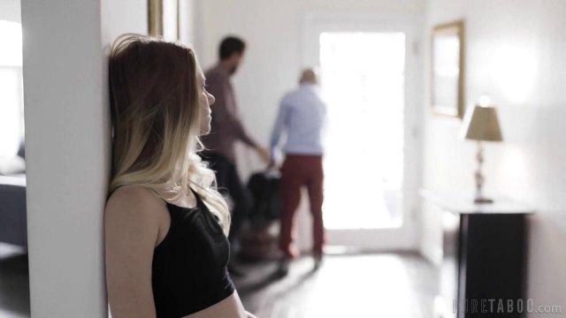 Превью Блондинка лижет анус мужику и занимается с ним сексом на диване № 35682