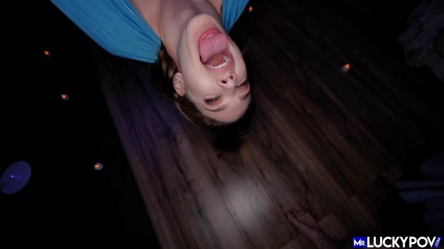 Превью Гибкая телочка любит сосать и заниматься сексом в необычных позах № 35692