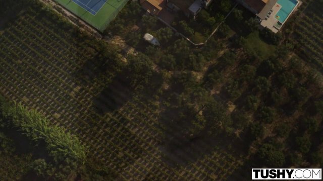 Превью Нежный анальный секс влюбленной парочки с утра в постели № 35719