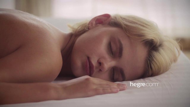 Превью Нежный массаж и страстная мастурбация двух лесбиянок № 35924