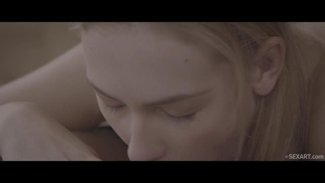 Нежный секс с романтичной блондинкой, которая любит сосать