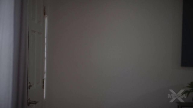 Превью Два приятеля по очереди пробуют киску очаровательной телочки № 36112