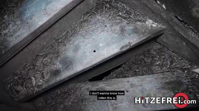 Превью Брюнетка дала незнакомцу в заброшенном здании № 39228