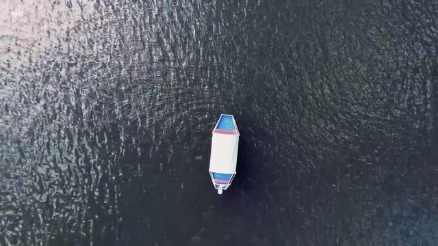 Превью Телка отдыхает на пирсе во время мастурбации № 39274