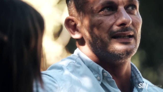 Превью Брюнетка трахается с двумя мужиками № 39553