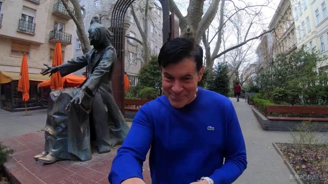 Превью Мужик познакомился с двумя девками и трахнул их № 39554