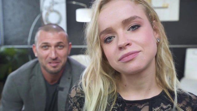 Превью Мужик страстно отжарил блондинку в жопу № 39612