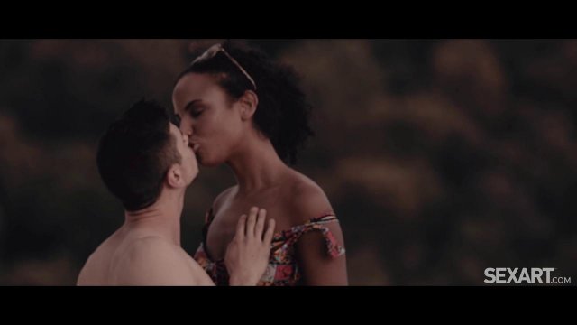 Превью Страстный секс с горячей чернокожей любовнией № 39629