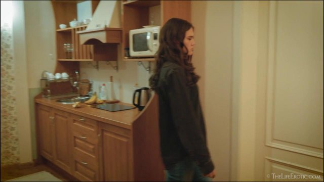 Превью Брюнетка мечтает о БДСМ во время соло № 42254