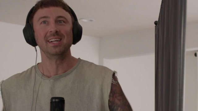 Превью Блондинка хочет секса с диктором по радио № 42345