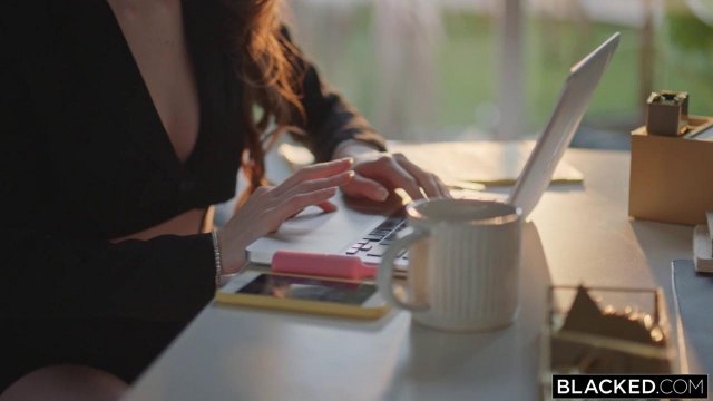 Превью Негр трахает молодую любовницу с упругим телом № 42348