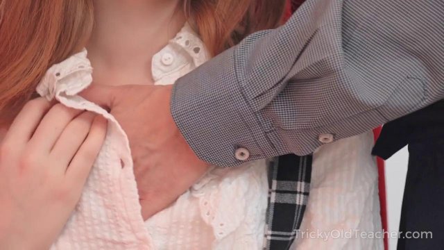 Превью Молодая телка отдалась старому учителю за оценку № 42439